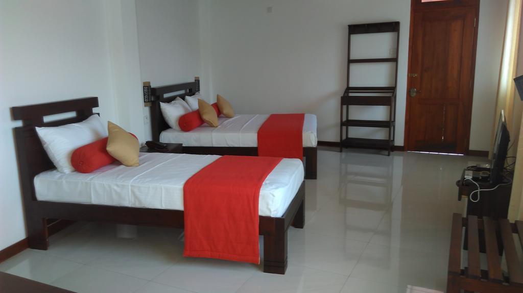 Vin Roma Inn كاندي المظهر الخارجي الصورة