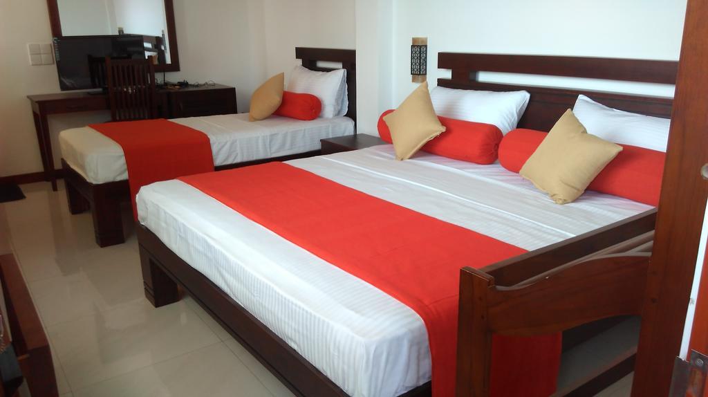 Vin Roma Inn كاندي المظهر الخارجي الصورة