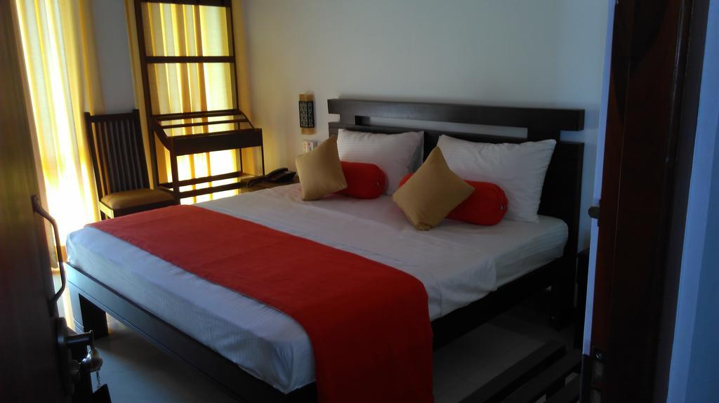 Vin Roma Inn كاندي المظهر الخارجي الصورة