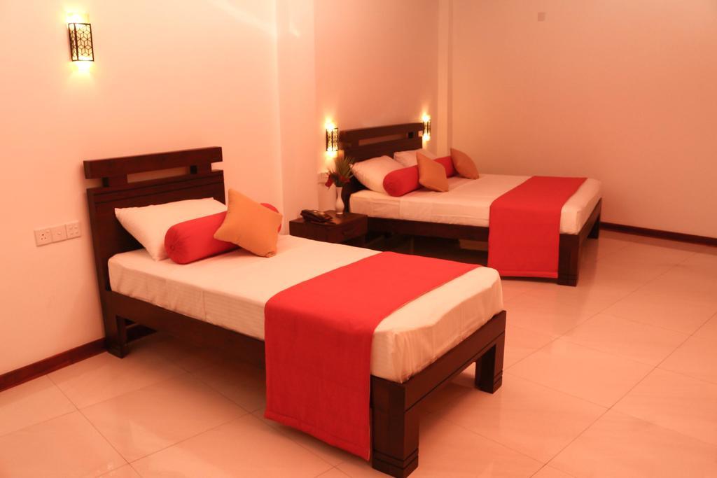 Vin Roma Inn كاندي المظهر الخارجي الصورة