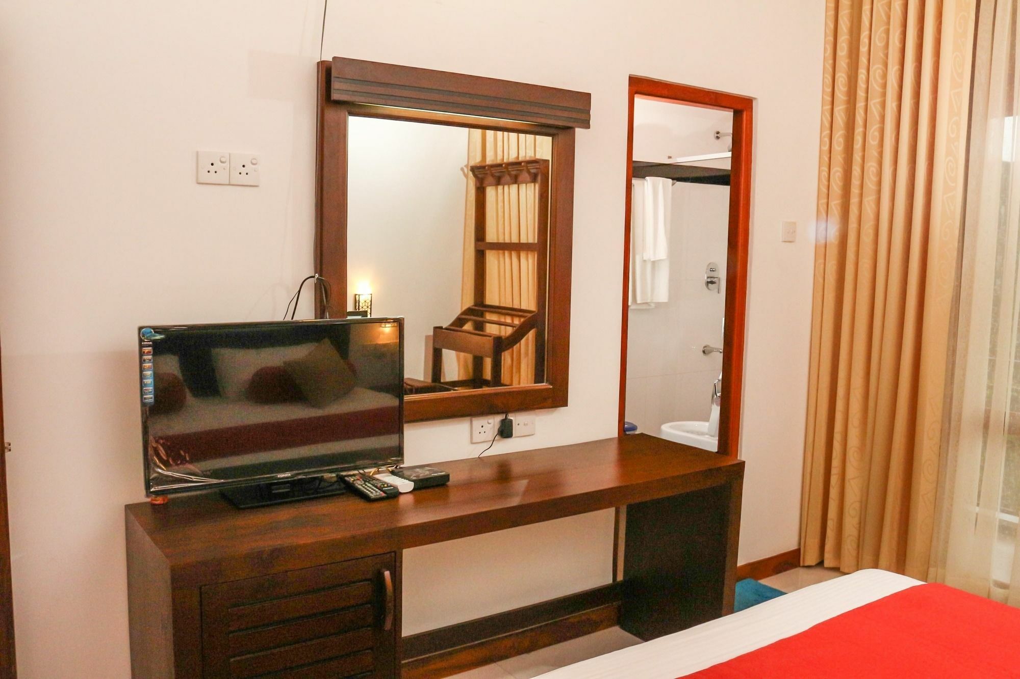 Vin Roma Inn كاندي المظهر الخارجي الصورة