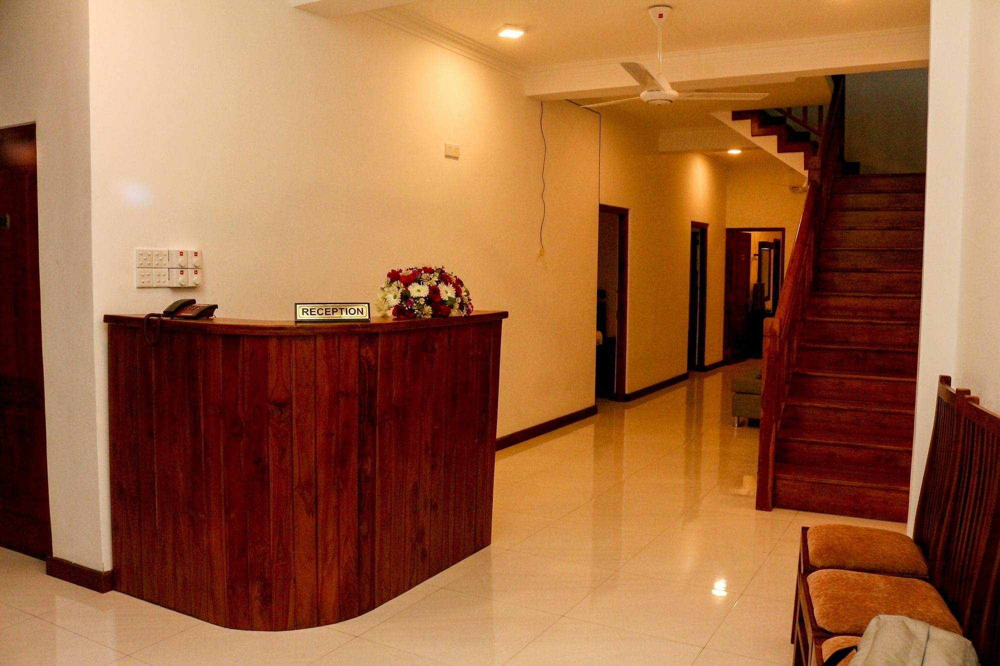 Vin Roma Inn كاندي المظهر الخارجي الصورة